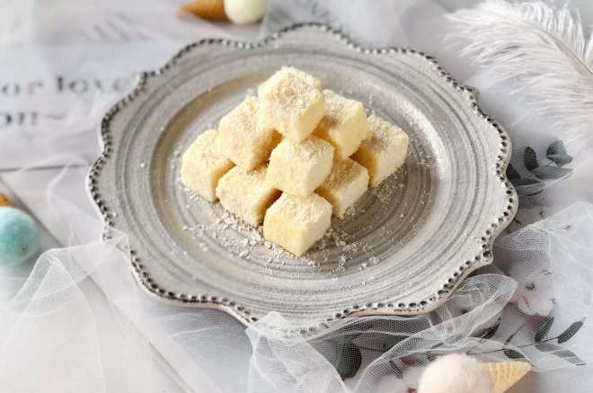 开运甜点——椰蓉奶味小方