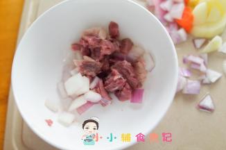 牛肉加一部分洋葱腌渍去腥