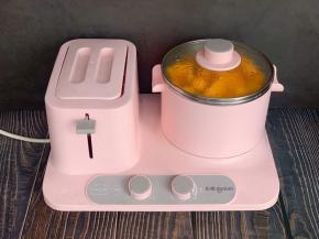 红薯去皮切小，上蒸锅蒸熟