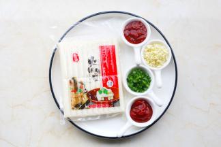 准备好所有食材。