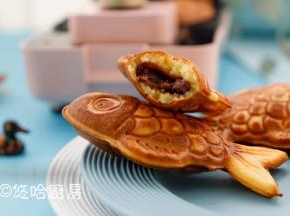 趁热吃，外皮有点酥脆的感觉，里面软乎乎的。放凉之后口感也不错，若感觉有点硬，可以回炉热一下再吃。