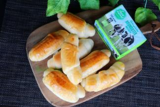 这样做的软式牛奶小面包，儿子可以吃8个。