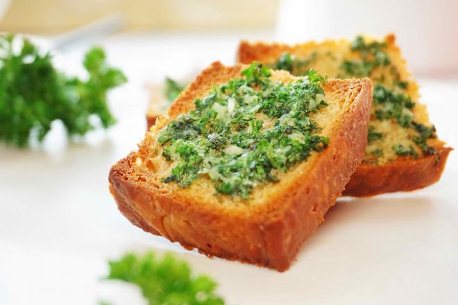 蒜蓉法香烤吐司