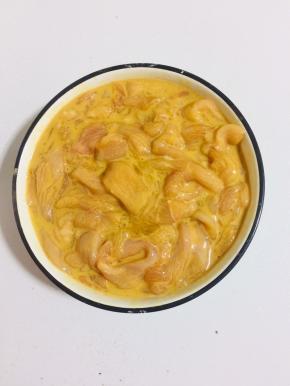 抓拌均匀，腌制半个小时左右！