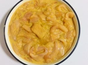 抓拌均匀，腌制半个小时左右！