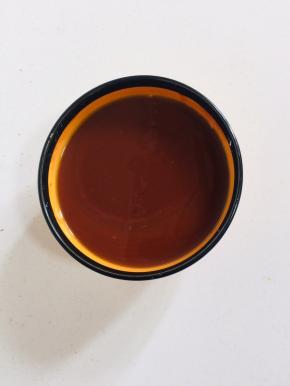 碗中加入生抽，蚝油，白糖，蕃茄酱，淀粉，适量清水搅拌均匀调成料汁儿！