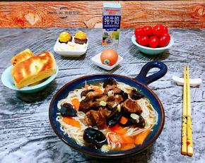 丰盛的早餐是开启美好一天的动力