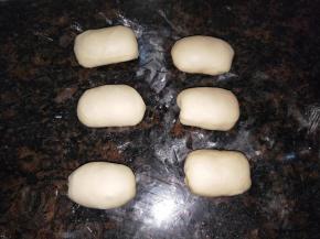 分成六小份，每份大约76克，你可以做成一个吐司的规格。