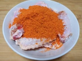加入奥尔良烤肉料。