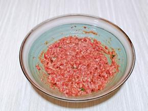 最后加入橄榄油，顺时针搅拌均匀，放旁边静置10分钟。