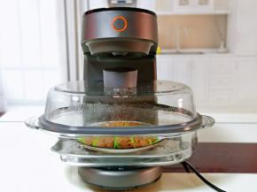 鱼盘放回机体，蒸盘里无需加水哈，保证水箱有水即可。