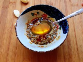 香油，起到去异味增香。