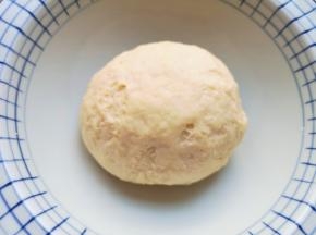 揉成面团。