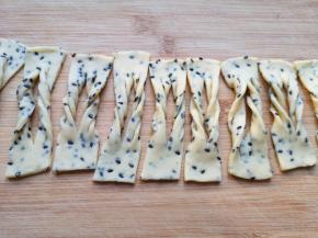 依次做好剩下的麻叶。