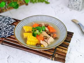 盛出装入碗中，撒上香菜叶做装饰。