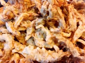 炸好的香酥孜然平菇大丰收喽