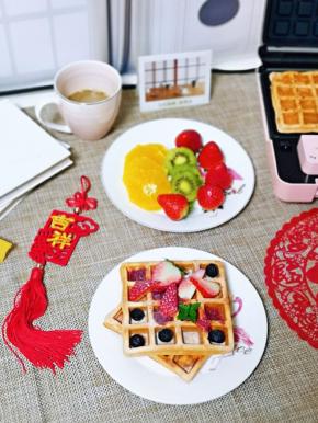 搭配一杯咖啡，一份水果，春节完美的下午茶呀～提前祝大家鼠年大吉，心想事成。