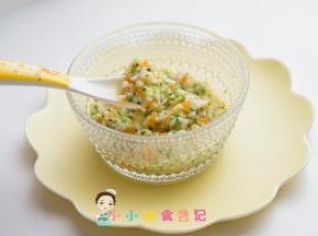 全蛋可以直接蛋液倒入锅里，也可以将水煮蛋蛋白全部切碎末一起煮