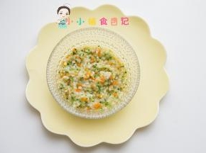 六个月以上就可以吃全蛋，只要分开排敏 孩子不过敏就可以吃哦