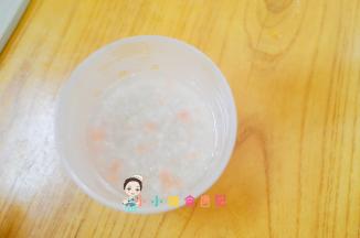 胚芽米洗干净加入水，米水比例大概1：1.2