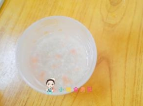 胚芽米洗干净加入水，米水比例大概1：1.2