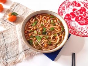色香味俱全的酸辣土豆粉。
