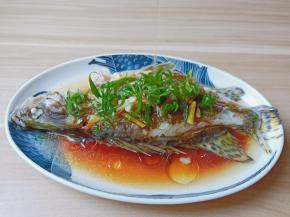 淋上一点热油。