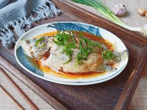 桂鱼肉质丰满，肥厚细嫩，味道鲜美之极！