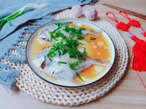 鲳鱼不仅颜值高，滋味美，而且更重要是营养也极高。