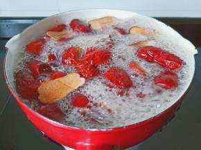 中小火炖四十分钟。