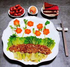 搭配甜品和奶还有牛肉粒就是标配早餐