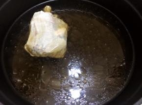 加入卤料包