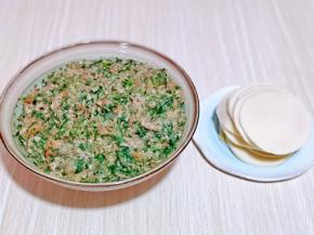 准备好饺子皮。