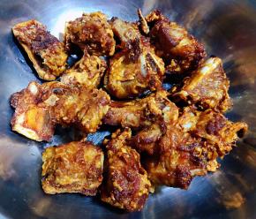 炸好的排骨看着就有食欲