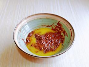 再加入隔水融化的黄油。