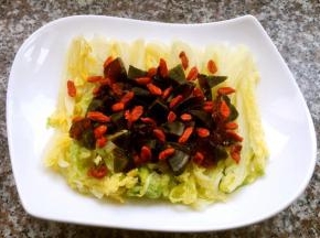 枸杞子也均匀的洒在上面