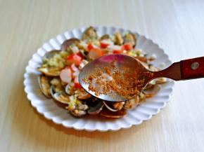 按个人口味加入盐，十三香。