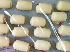 盖保鲜膜静置15分钟