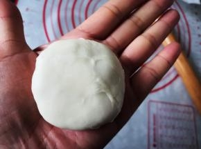 滚圆，稍按扁