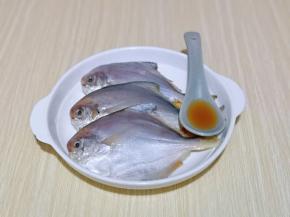 加入料酒，去腥。