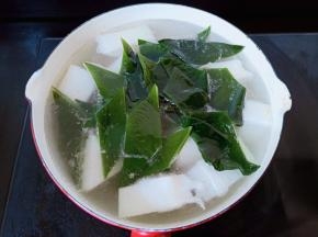 大火继续炖至15分钟。