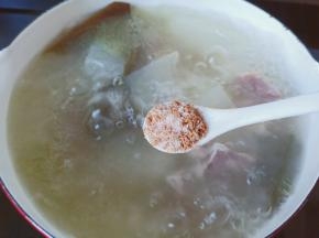 加一点点味精提鲜。