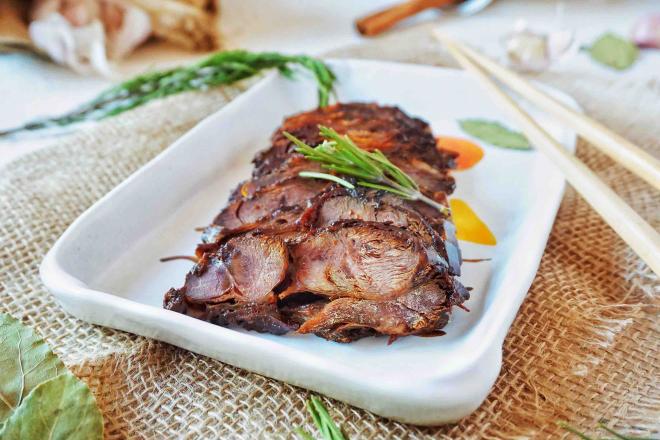 年夜饭大菜祖传秘方酱香味足的酱牛肉