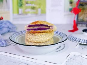 香甜软糯的糯米紫薯饼做好啦。