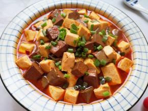 满满的一大盆。