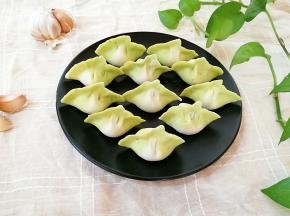 煮饺子去了。