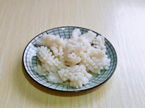 鱿鱼花，买的时候请店家帮忙切好的哈。