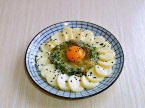 再撒上黑芝麻核。