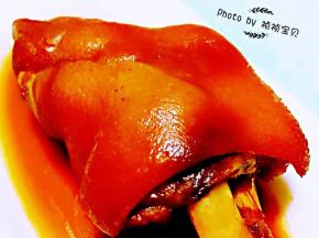 猪蹄入口口感香浓唇齿留香回味无穷