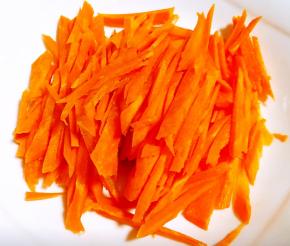 胡萝卜去皮切成丝